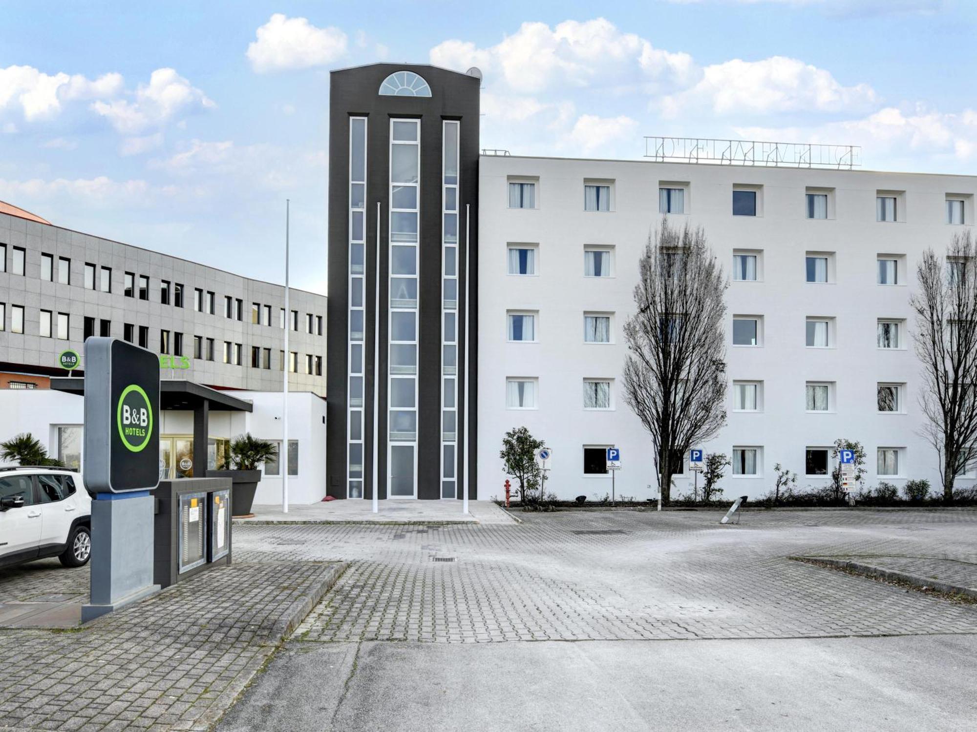 Western Airvenice Hotel